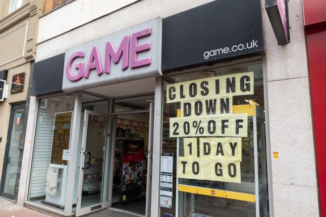 Magasin de jeux 3CGHFJC sur High Street de Southend on Sea, Essex, UK, fermant dans 1 jour.
