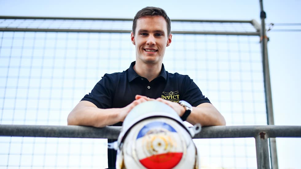 Joshua Duerksen intègre l'équipe Mercedes de Formule 1 en tant que pilote de développement !