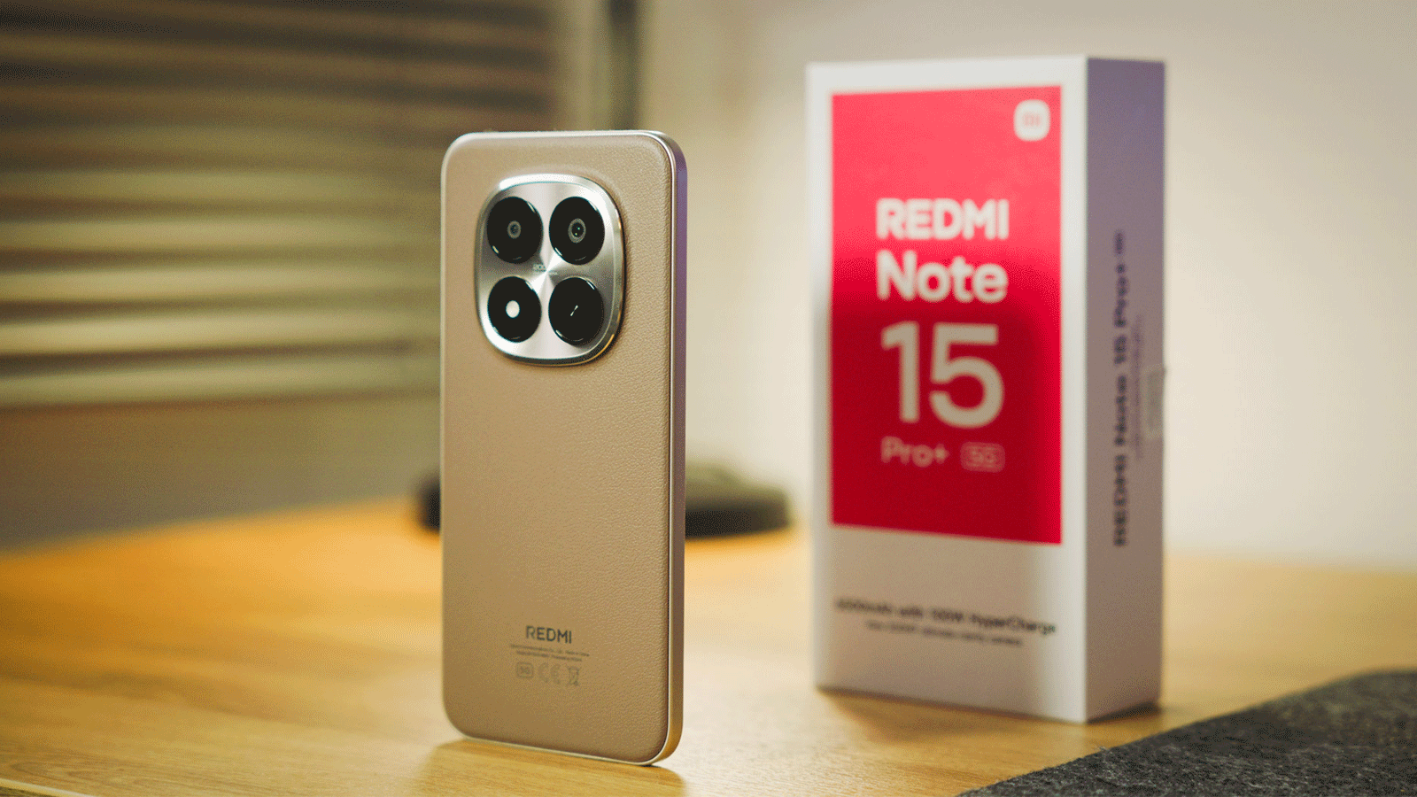 REDMI Note 15 Pro+ avec sa boîte