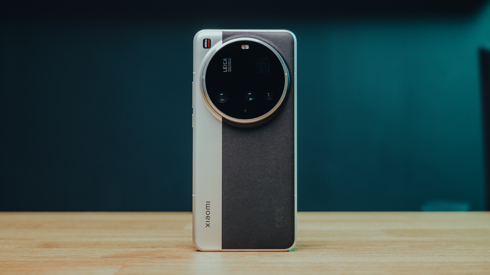 Parte trasera del Xiaomi 15 Ultra