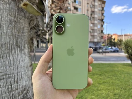 iPhone 17