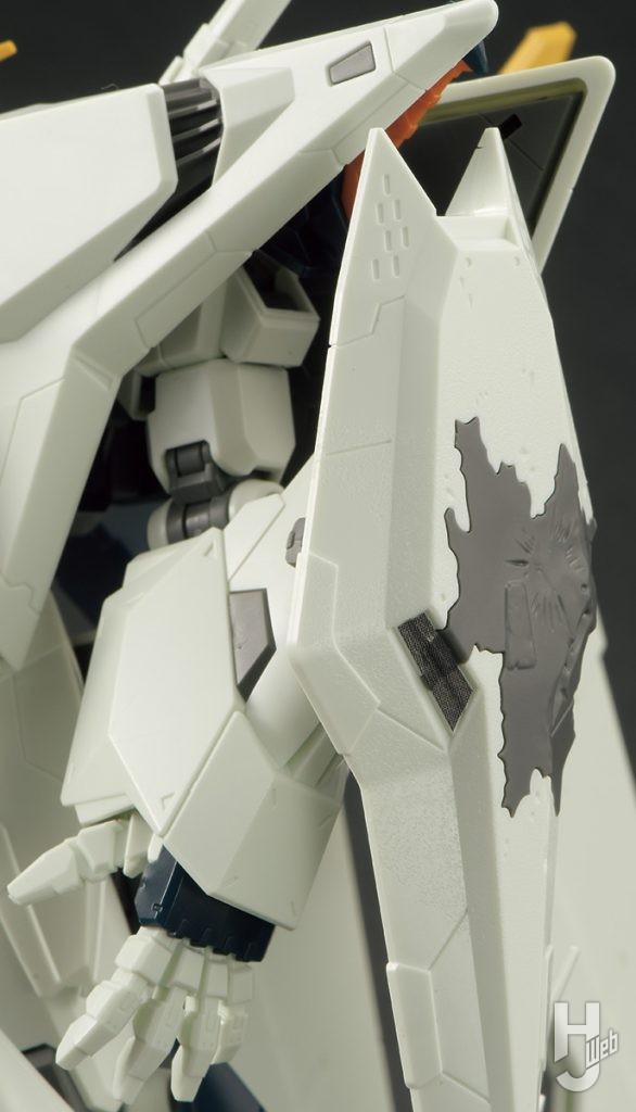 HG ΞGundam (Mobile Suit Gundam: Hathaway's Flash) Bouclier Endommagé Exemple 2