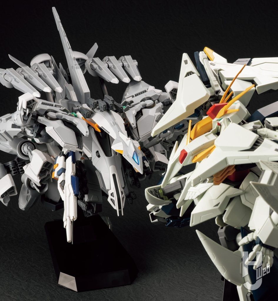 HG ΞGundam (Mobile Suit Gundam: Hathaway's Flash) et HG Alluzeus