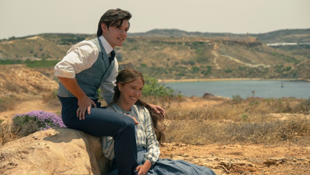 Enola Holmes 3. Louis Partridge et Millie Bobby Brown.