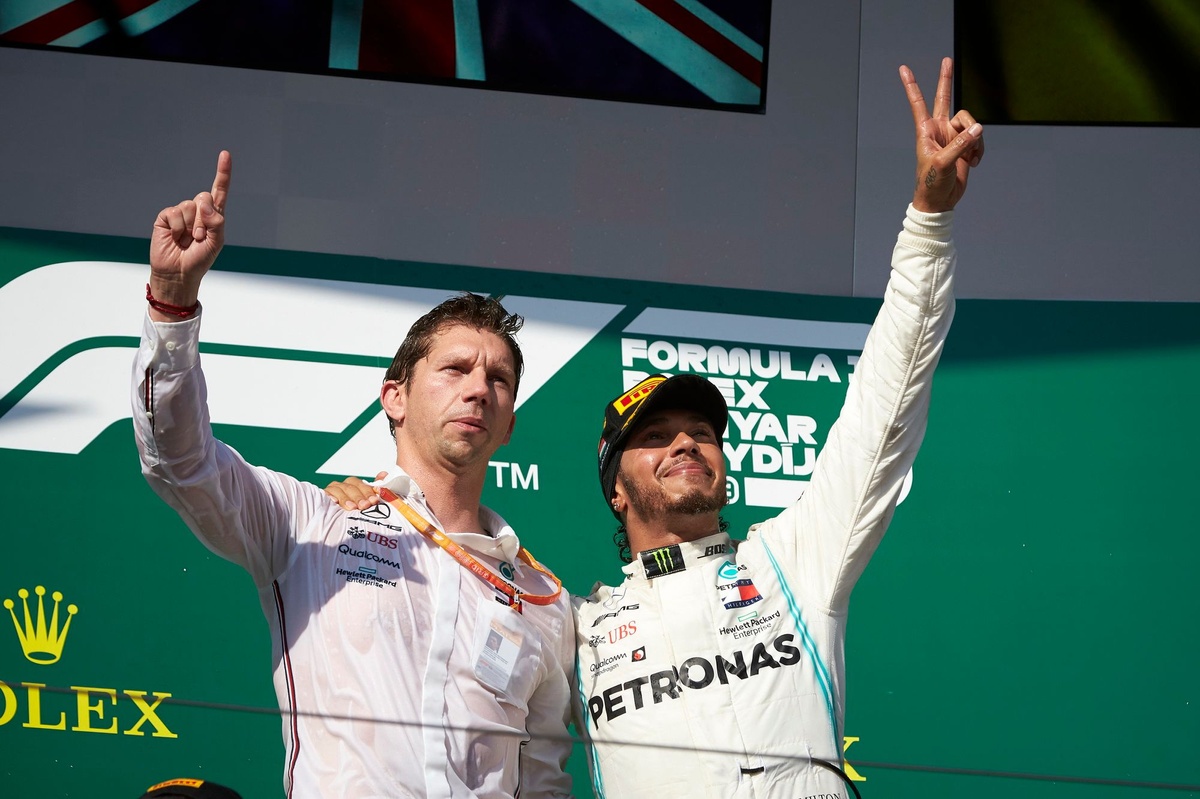 James Vowles loue Lewis Hamilton pour sa gestion de la défaite au championnat 2021