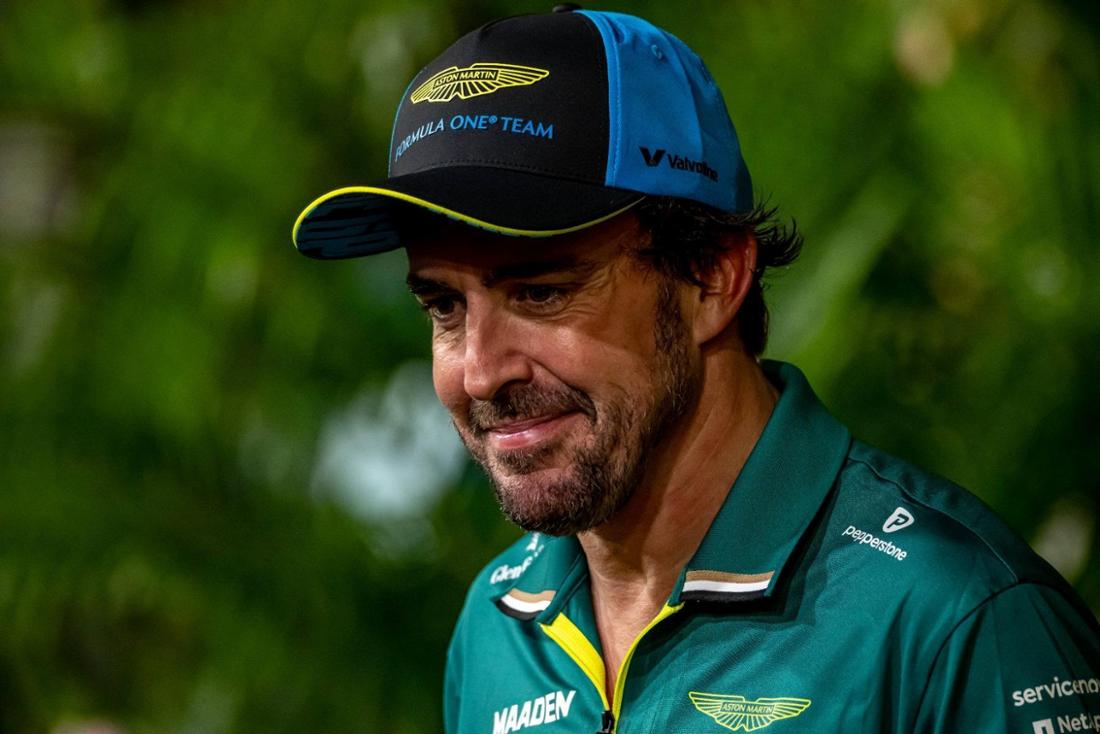 Fernando Alonso au volant de l’Aston Martin.