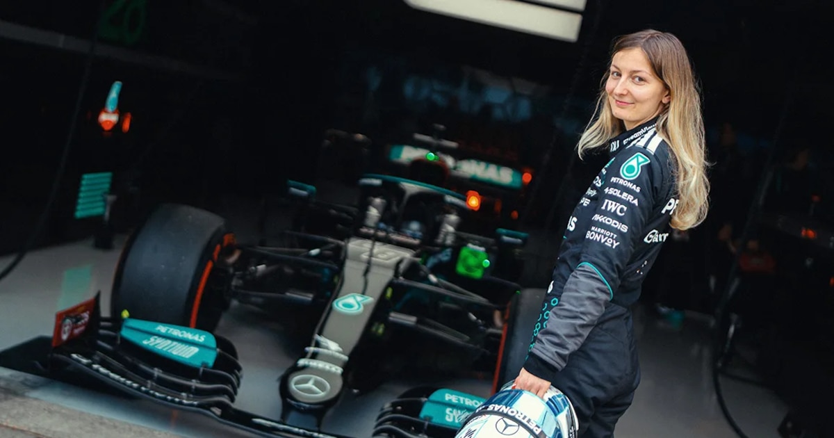La pilote de 22 ans qui a marqué l'histoire de la Formule 1 en prenant le volant d'une Mercedes !