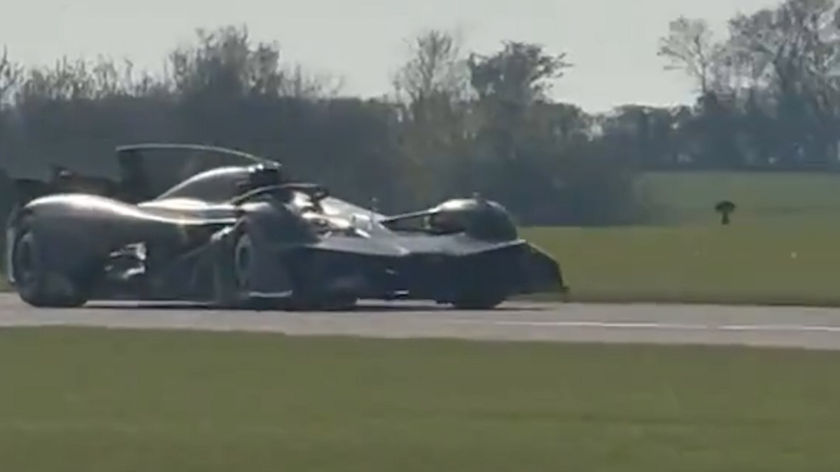 Le Batmobile d'Aston Martin qui fait sensation !