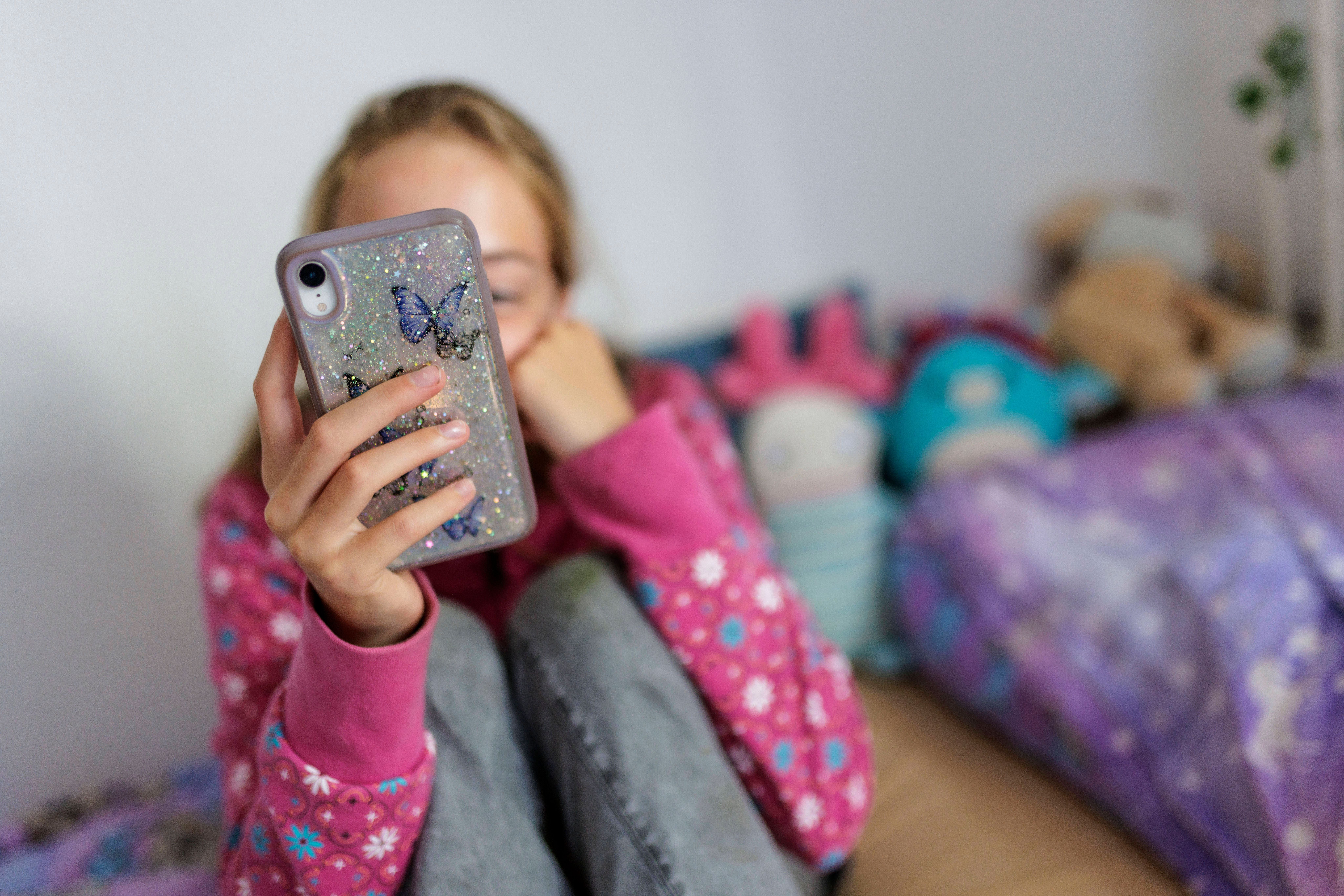 La Commission européenne souligne l'importance de protéger les enfants