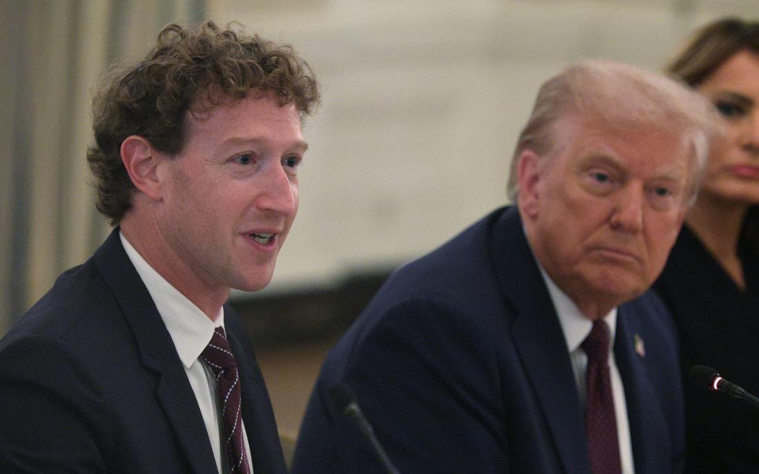 Mark Zuckerberg cherche à se rapprocher de Donald Trump, ce qui n'est pas dû au hasard.