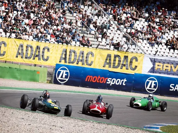 Une magnifique parade de voitures historiques à Hockenheim