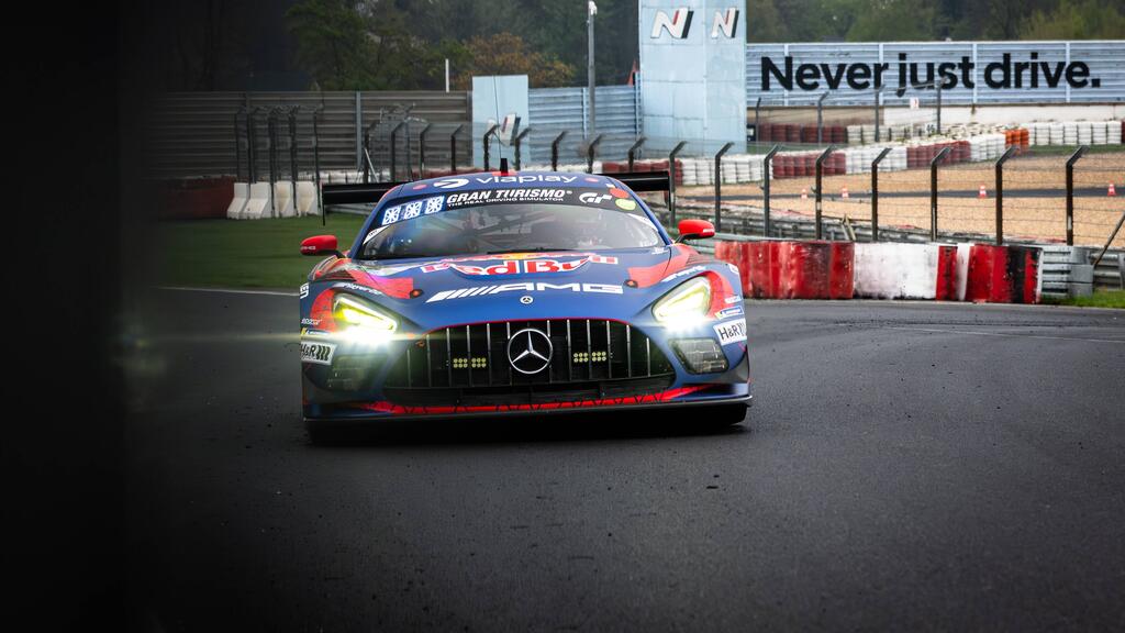 NITRO présente un spectacle époustouflant au Nürburgring avec Max Verstappen !