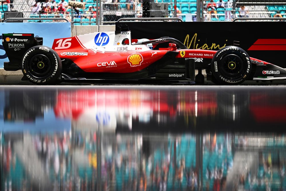 Le petit turbo de Ferrari réduit lentement la puissance du moteur par rapport aux autres fabricants