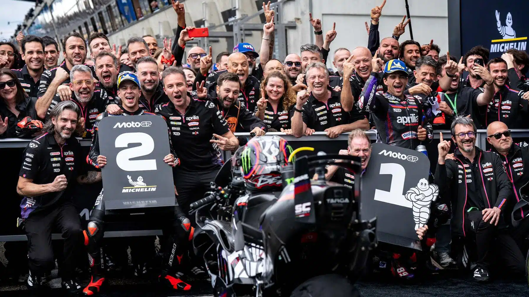 Aprilia s'impose au Mans