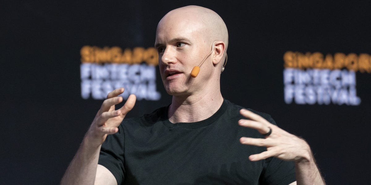 Coinbase réduit ses effectifs de 14 % pour innover avec l'IA : découvrez la lettre du PDG!