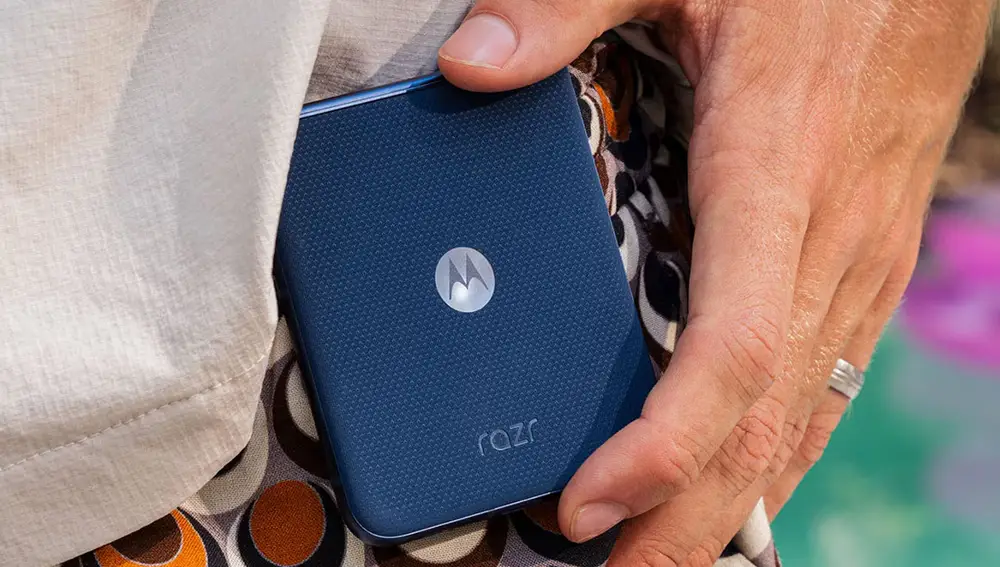 Son format pliable le rend très pratique à ranger