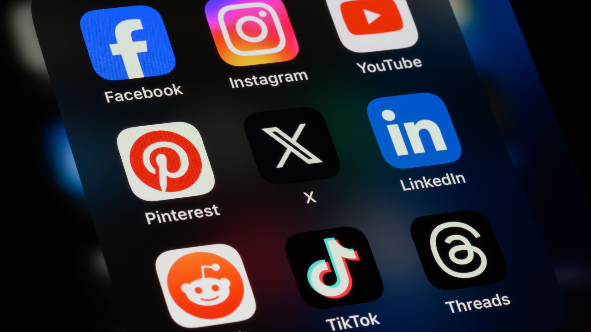 Applications de médias sociaux populaires sur un iPhone Apple.