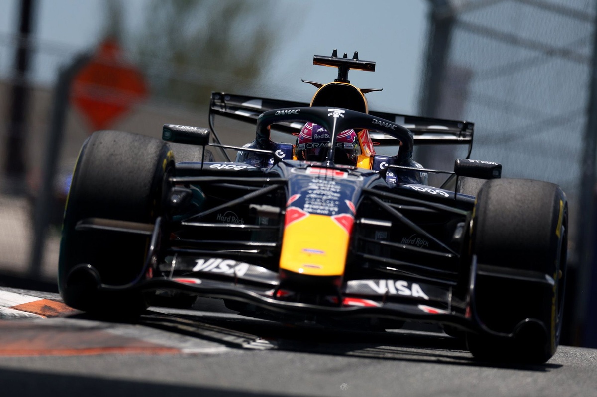 Verstappen : La différence se réduit de moitié avec le nouveau pack Red Bull !
