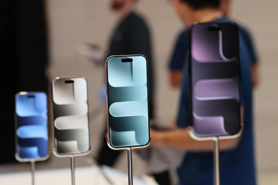 Nouveaux modèles d'iPhone 17 en vente dans les magasins Apple à travers le pays
