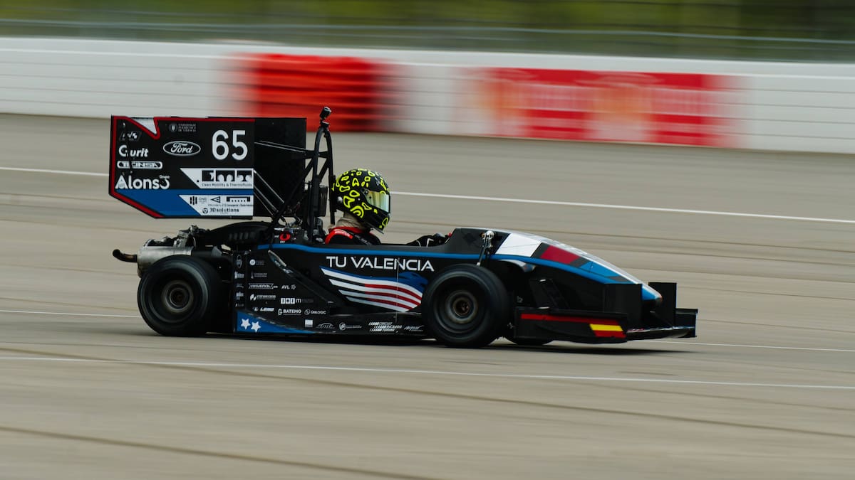 L'Université Polytechnique de Valence dévoile son premier bolide hybride de compétition pour conquérir la Formule 1 des universités !
