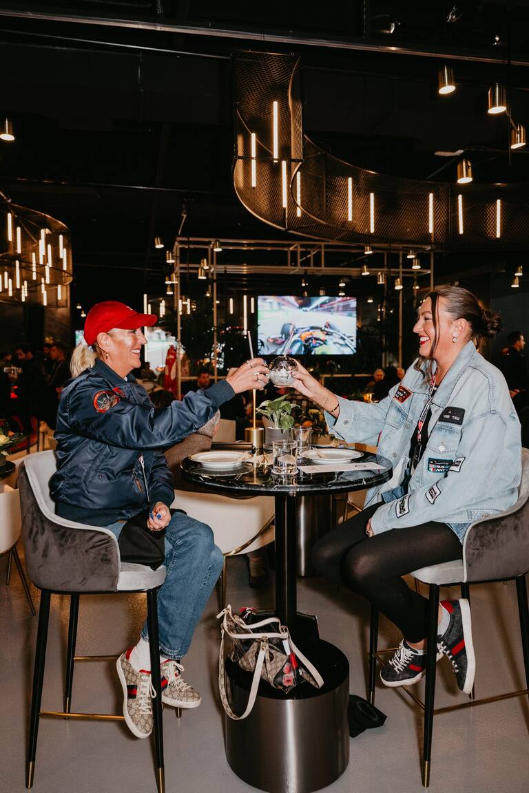 Formule 1 propose un package de 50 422 $ pour un accès exclusif au garage et un dîner gastronomique avec Gordon Ramsay.