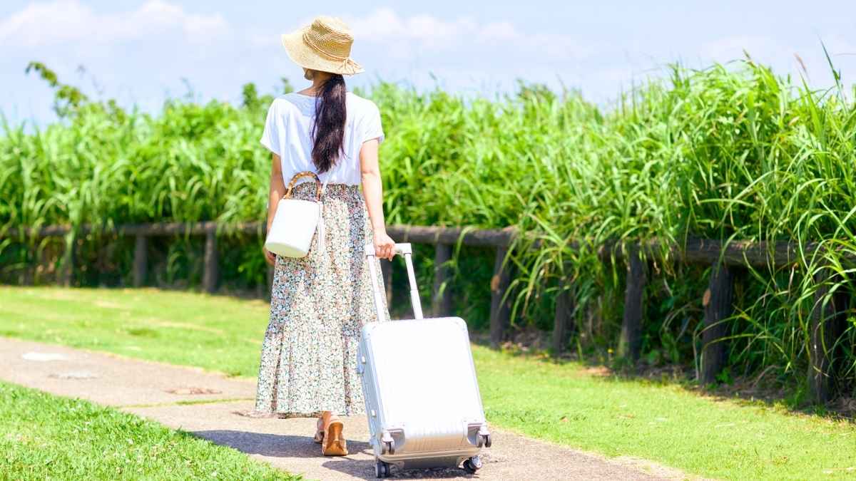 Méthode TikTok en 9 étapes pour des vacances d'été de deux semaines avec bagages cabines offerts !