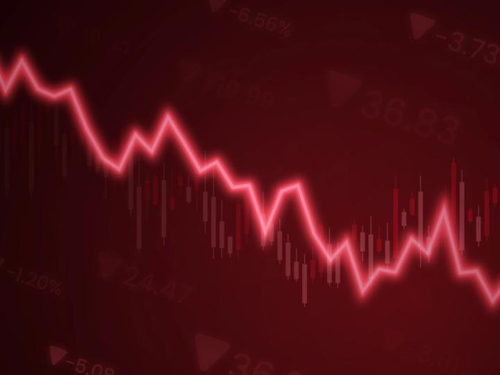 Plongée des prix : ETH, XRP, DOGE chutent de 9% en une semaine, attirés par l'engouement pour les actions AI !