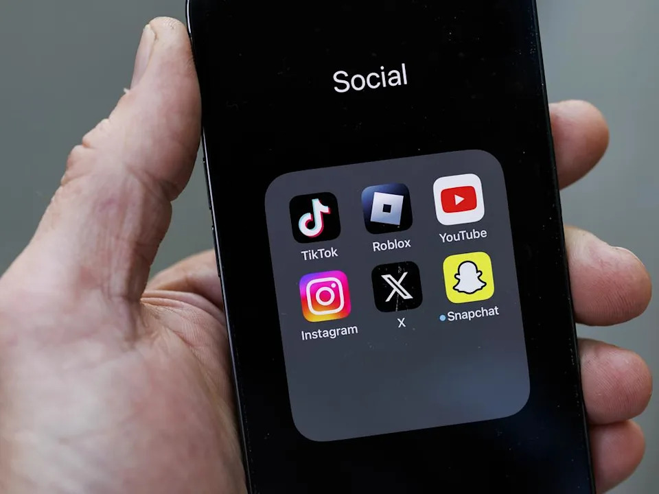 Comparaison entre TikTok et d'autres plateformes de médias sociaux.