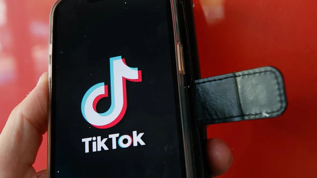 TikTok reconnaît une erreur humaine et restaure un post antisémite !