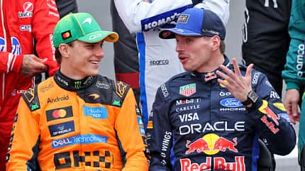 Max Verstappen - Oscar Piastri - McLaren - Formule 1 Max Verstappen - Oscar Piastri - McLaren - Formule 1