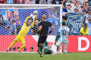 La definición de Lionel Messi pour marquer son premier but au Mondial 2026 contre l’Algérie (Reuters/Jay Biggerstaff)
