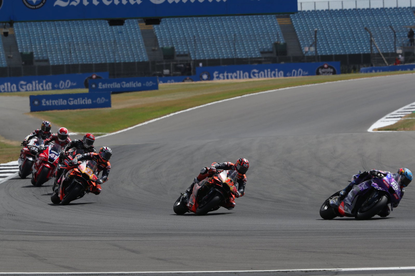 Miguel Oliveira en tête du Grand Prix de MotoGP du Royaume-Uni 2025
