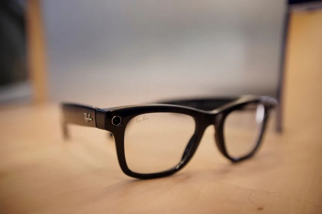 Exposition des lunettes Ray-Ban META AI au MWC.