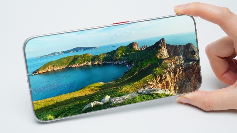 Concept de téléphone sans bord de Tecno.