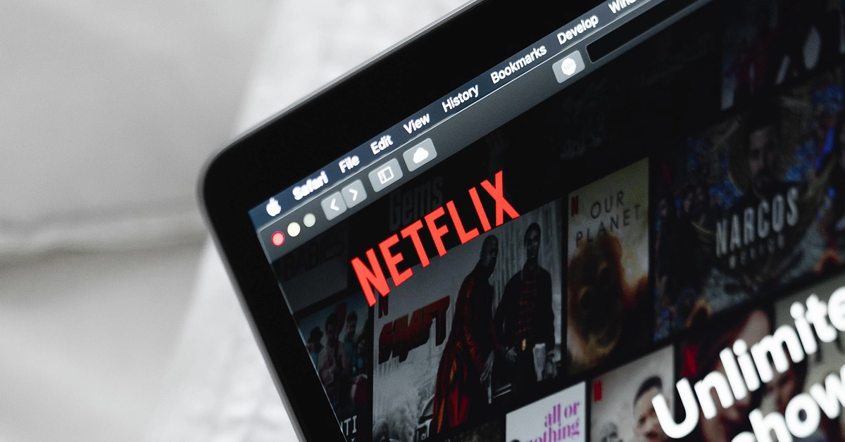 tablette affichant une application de streaming
