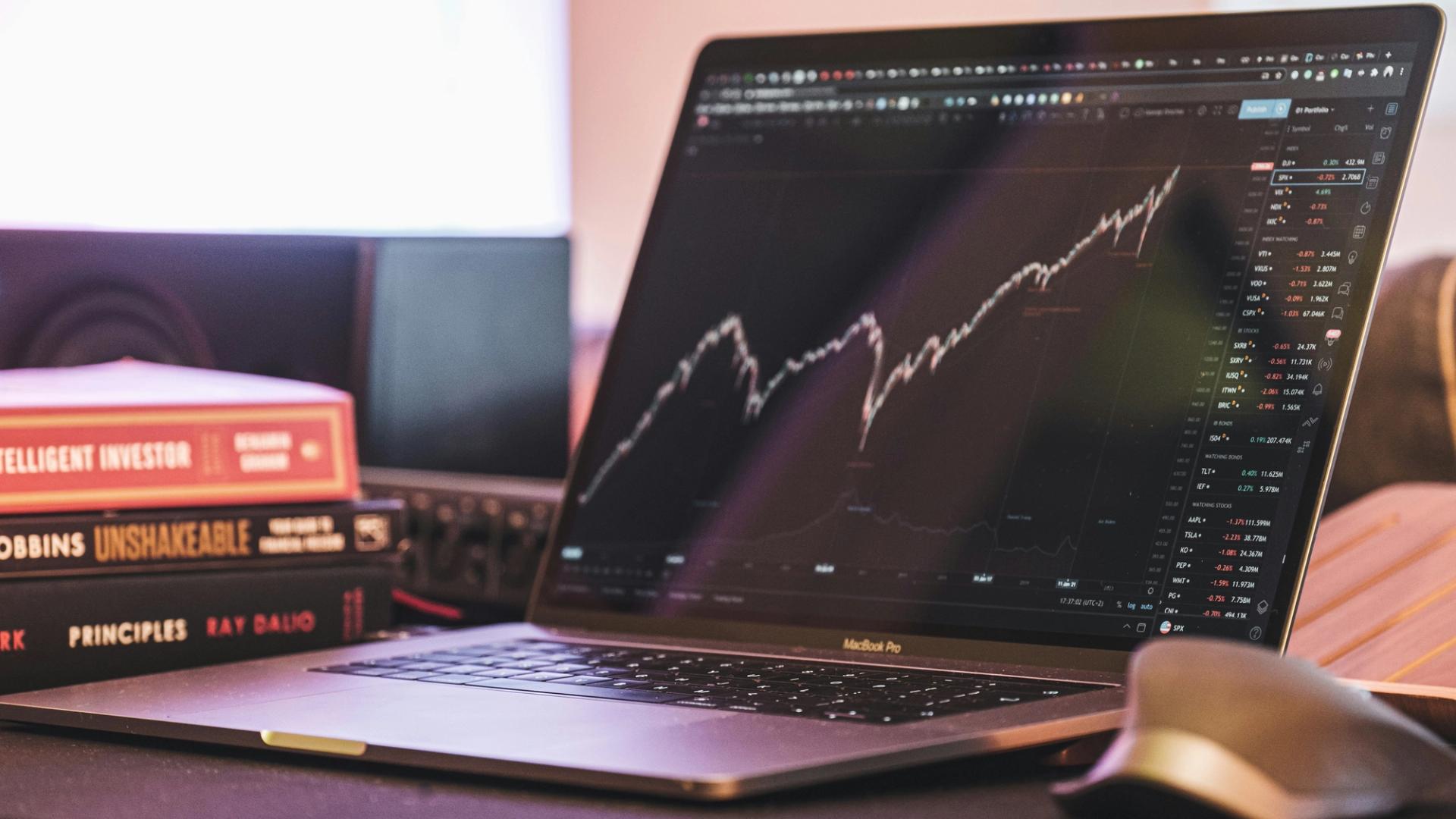 Bitcoin à 60 000 $ : La tendance baissière s'installe pour août dans l'actualité crypto !