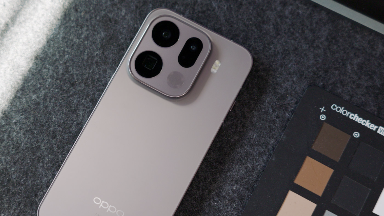 OPPO Find X9 Pro.