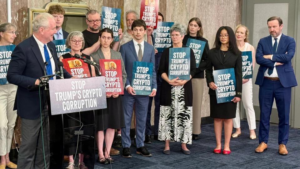 Des sénateurs démocrates américains se dressent contre la Loi Clarity, la qualifiant de loi 'corrompue' !
