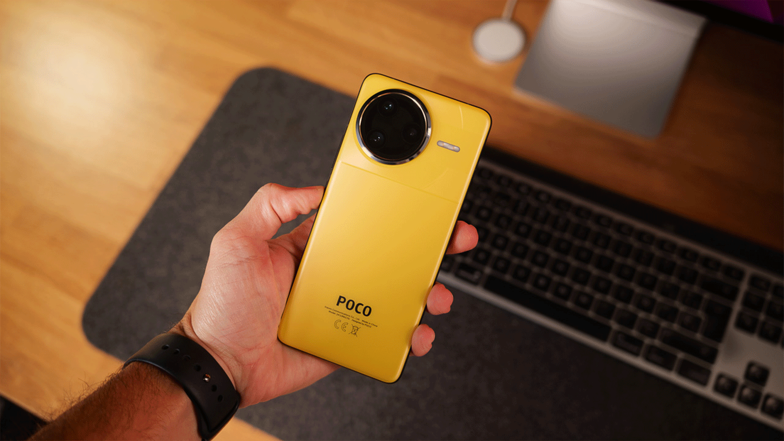 POCO F7 Ultra en main