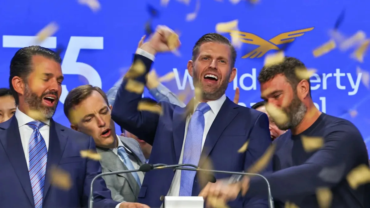 Eric Trump sous le feu des critiques pour ses messages "Achetez la chute" alors qu'il célèbre le Bitcoin américain dépassant les 8 000 BTC !