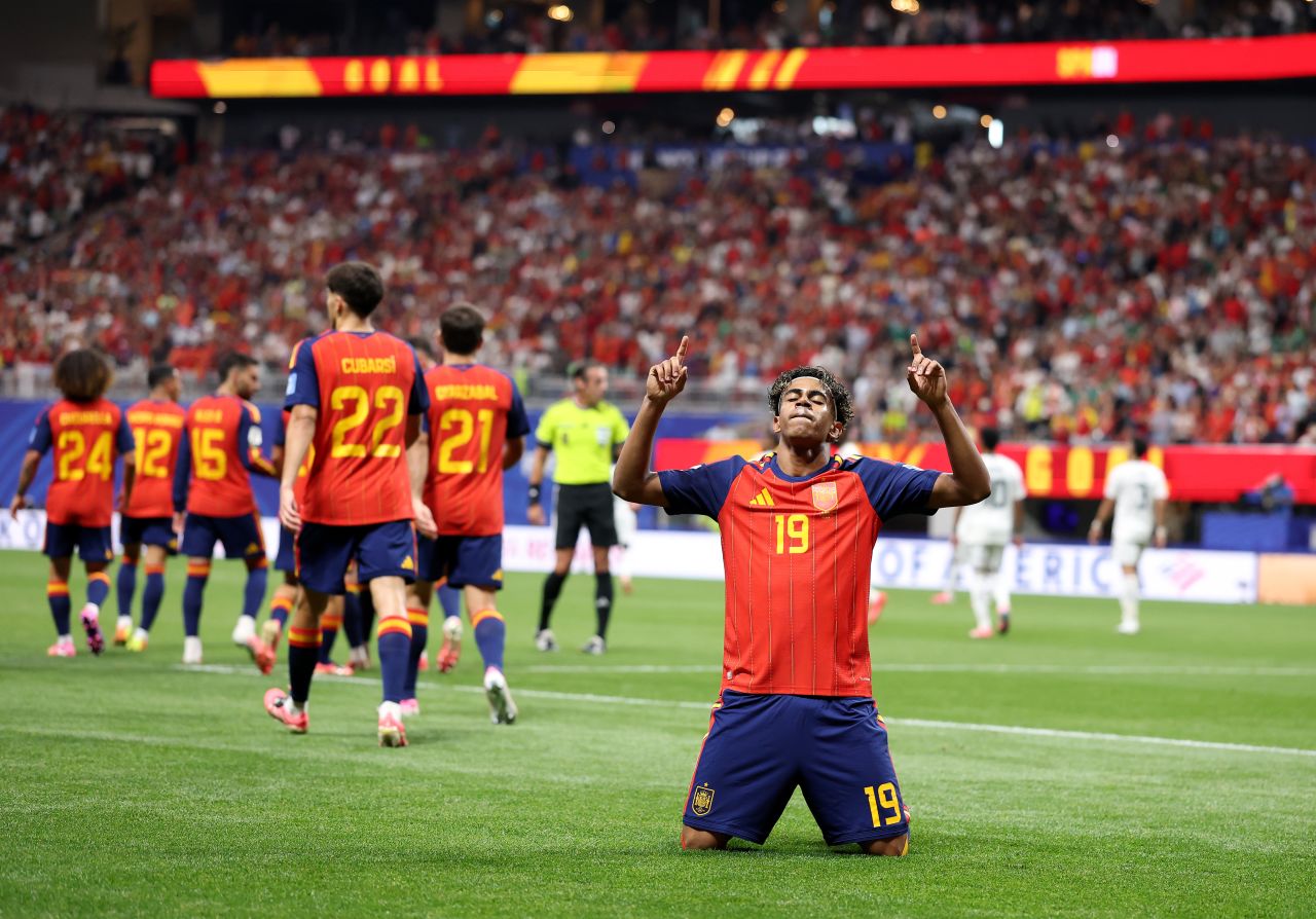 Lamine Yamal célèbre son premier but pour l’Espagne lors du Mondial 2026 contre l’Arabie Saoudite.