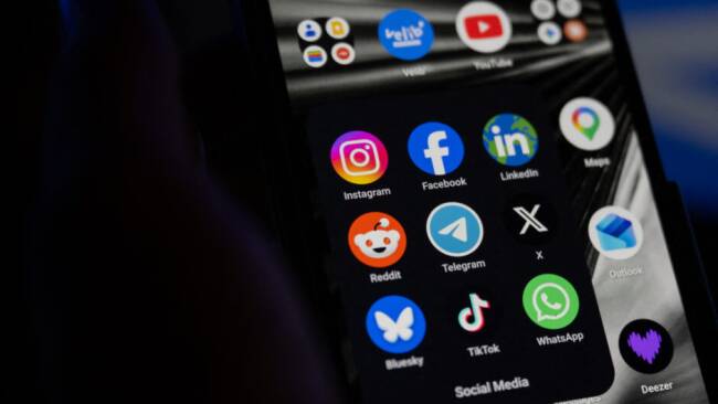 Accès limité aux réseaux sociaux pour les jeunes