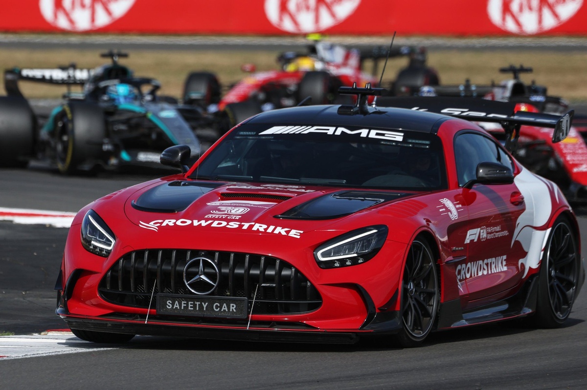 La défense de la fin du GP de Grande-Bretagne avec la voiture de sécurité face aux réactions des fans !