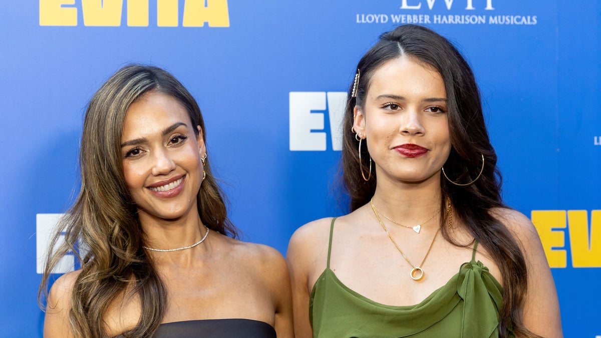 La fille de Jessica Alba s'improvise maquilleuse dans un moment touchant sur TikTok !