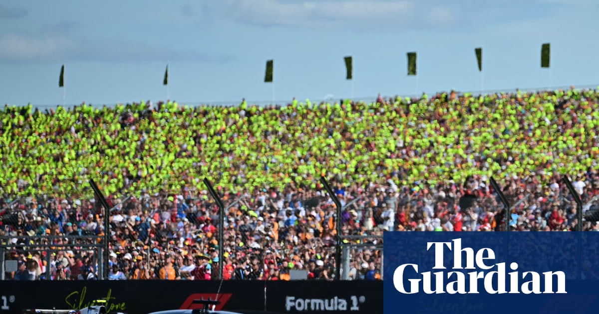 Leclerc triomphe dans un GP britannique chaotique face à Russell et Hamilton !