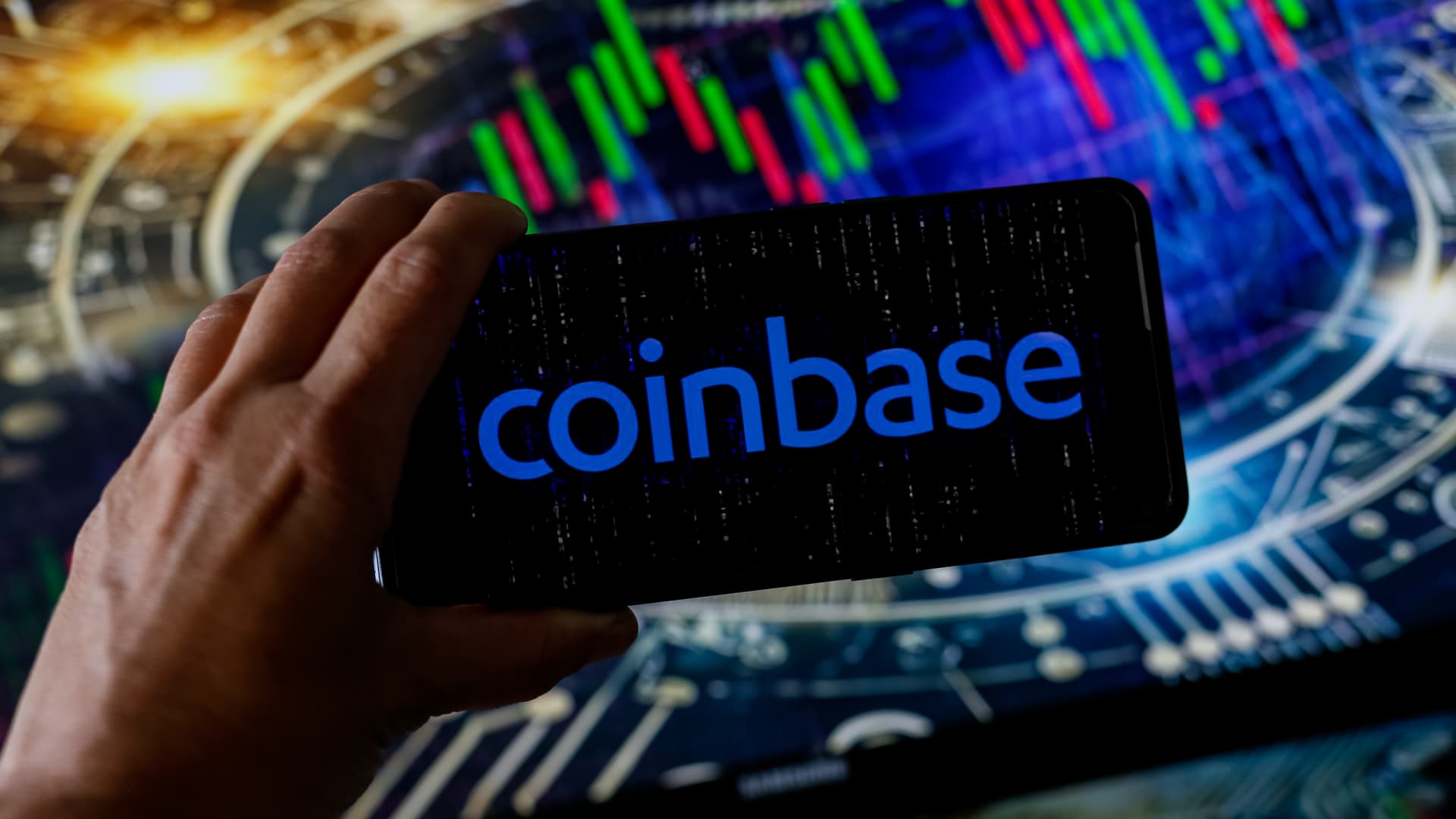 Les analystes estiment que la chute de Coinbase est causée par la faiblesse du marché crypto, pas par des faiblesses fondamentales de l'entreprise