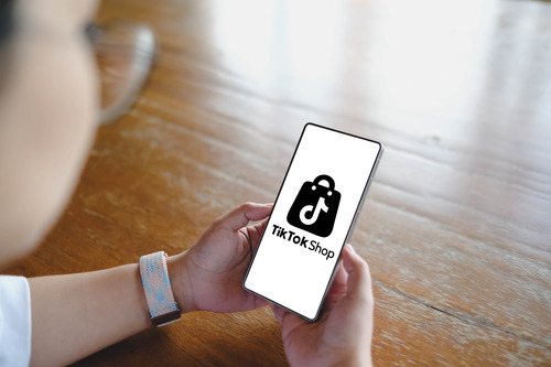 Psychologie TikTok : Pourquoi le commerce social séduit irrésistiblement la génération Z
