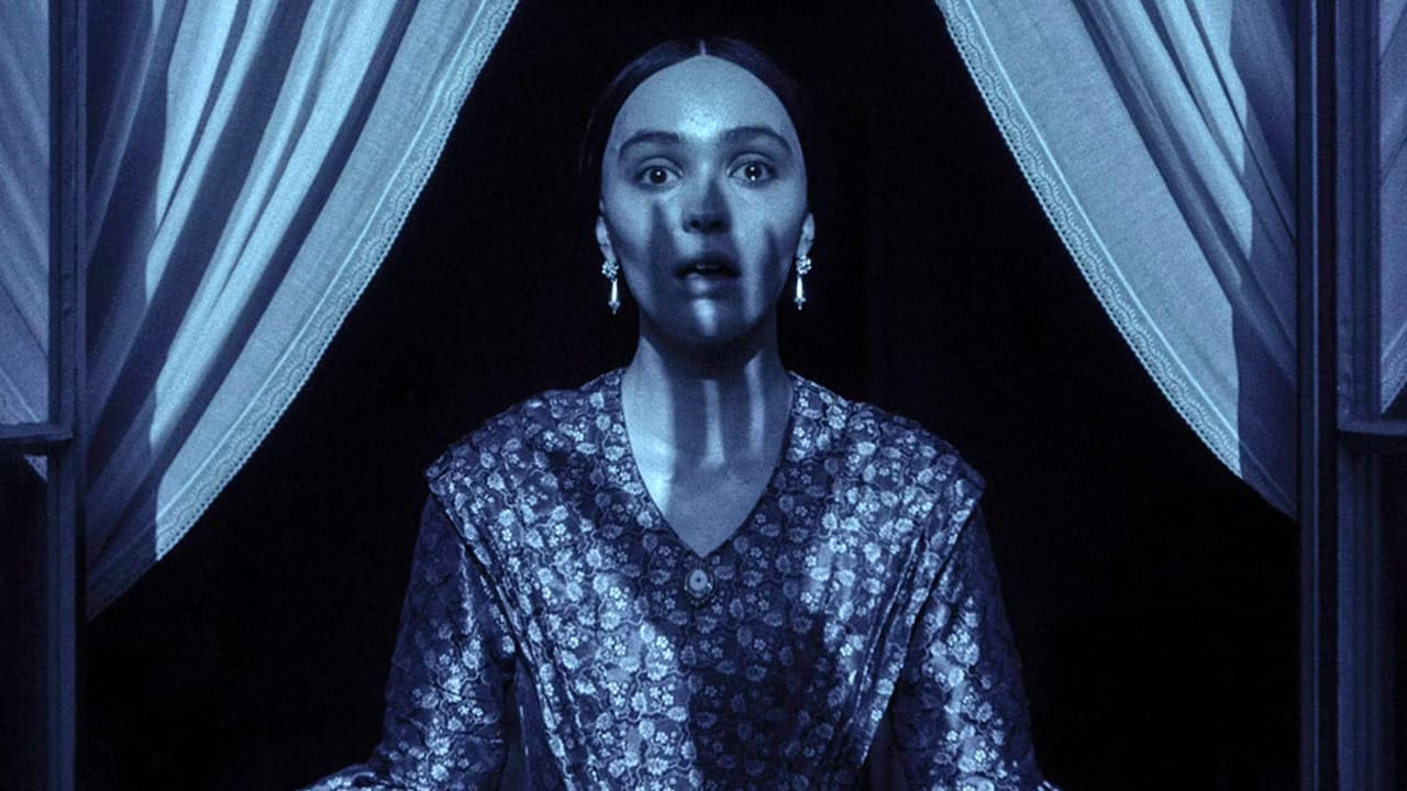 Lily Rose Depp dans une scène de Nosferatu