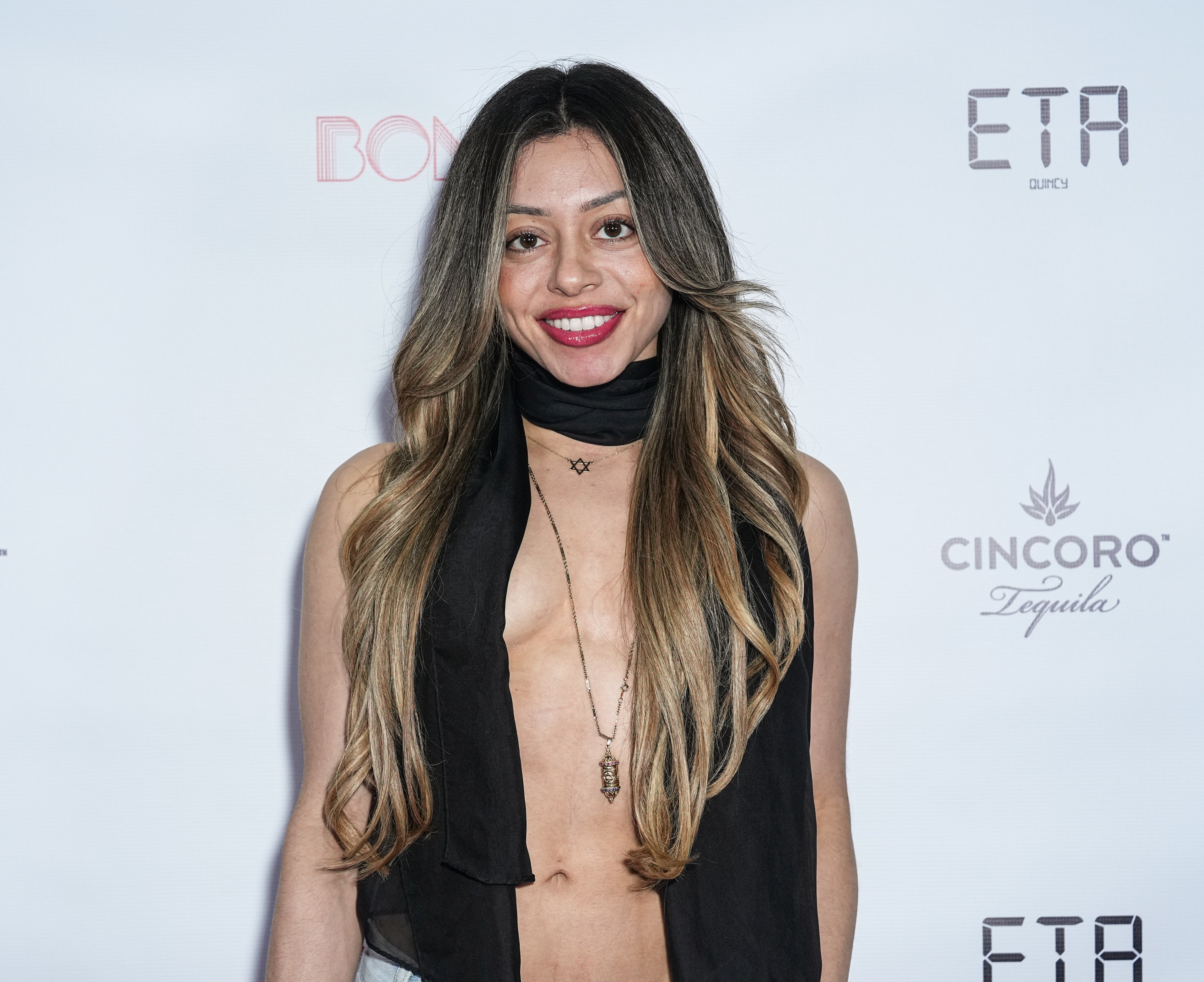Jade Shenker dans Owning Manhattan