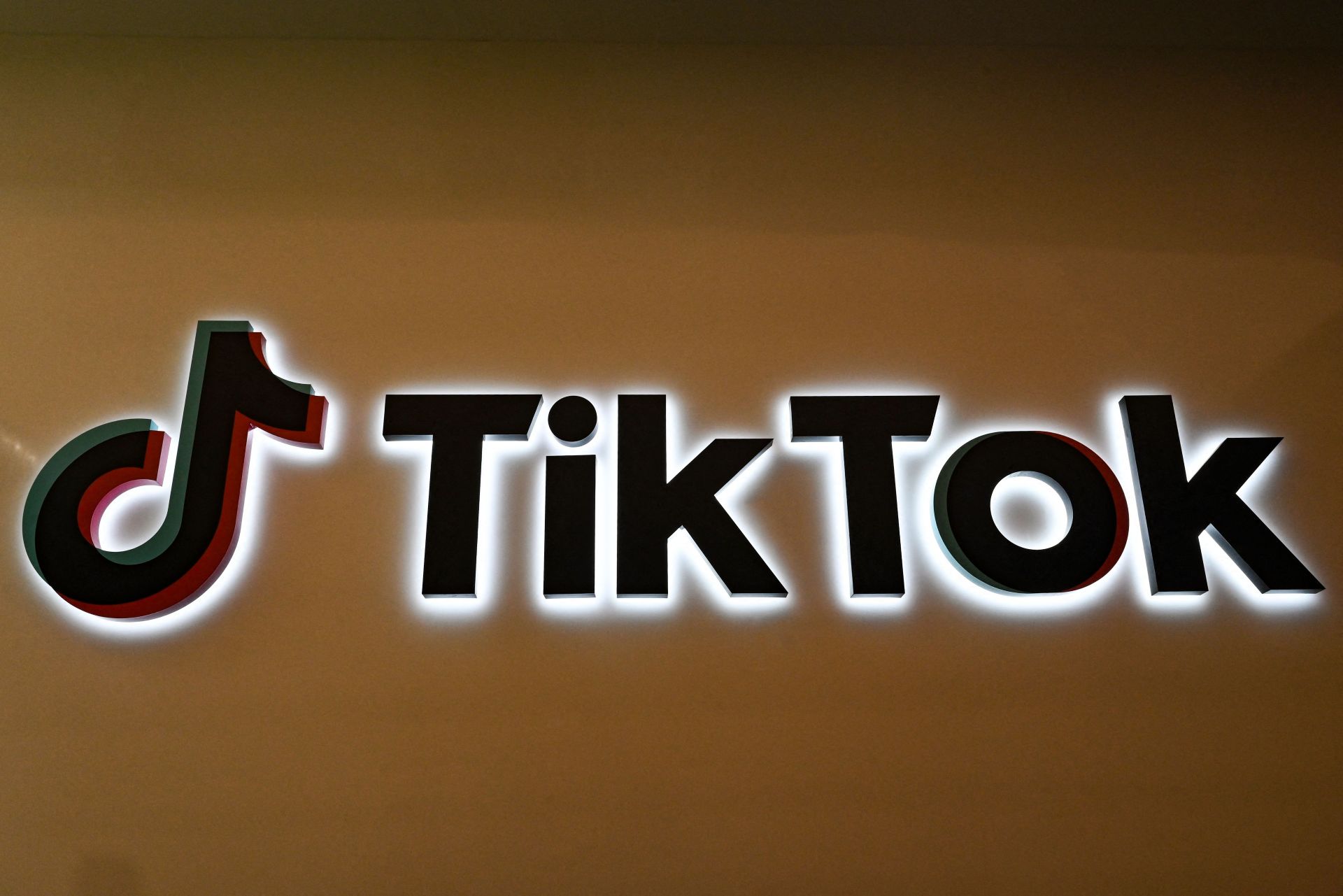 Brésil : Amende de près de 30 millions de dollars pour TikTok en raison des données des mineurs, avec ordre de suppression !